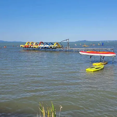 In 19536 بيت للعطل Balatonmáriafürdő